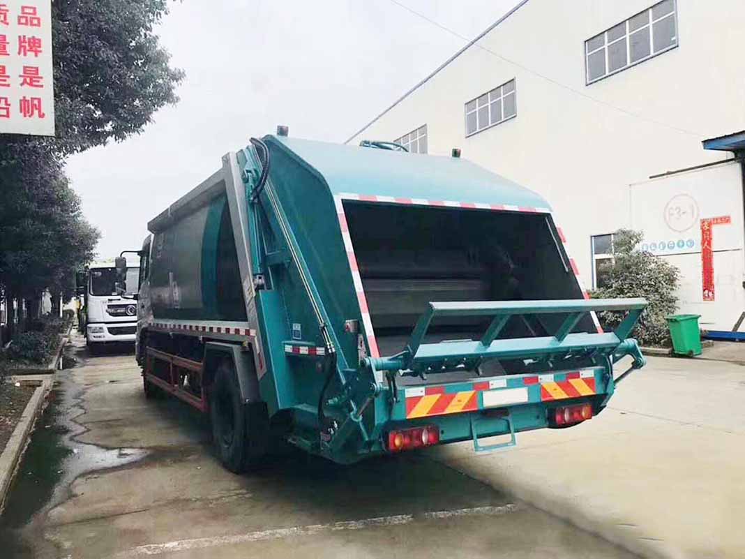 國六5 和10方東風天錦 分撿垃圾車
