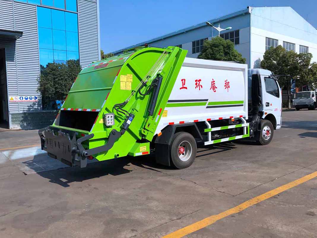 國六8立方東風D7 壓縮垃圾車