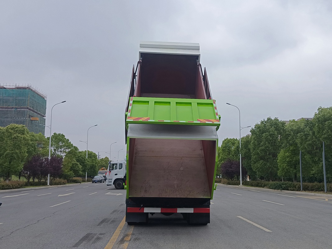 國六東風錦程后雙橋25方對接垃圾車
