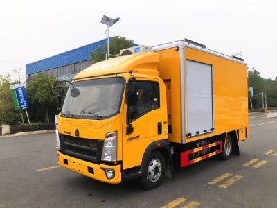 重汽豪沃紫外光固化管道修復(fù)車